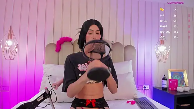 nicki-west online show from 05-08-26, 07:30