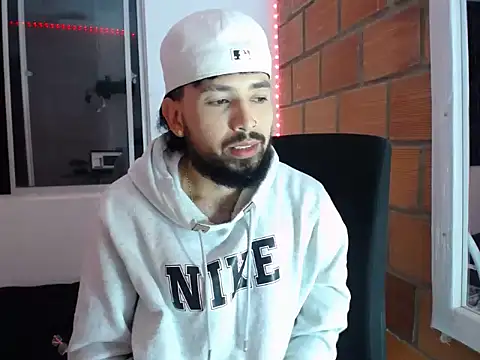 camilorestrepo77 online show from 05-28-26, 03:48