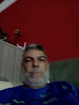 Snapshot of Pgross1 chatting on 05-09-26, 09:20 Pgross1 online show from 05-09-26, 09:20