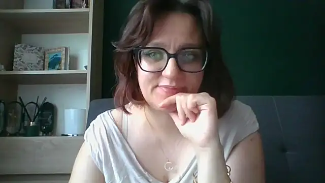 sensual paris online show from 07-23-26, 05:27