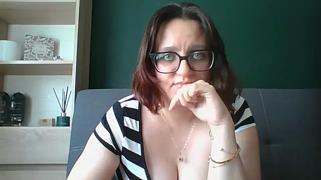 sensual paris online show from 07-28-26, 11:17