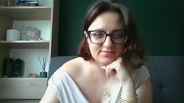 sensual paris online show from 07-31-26, 05:18