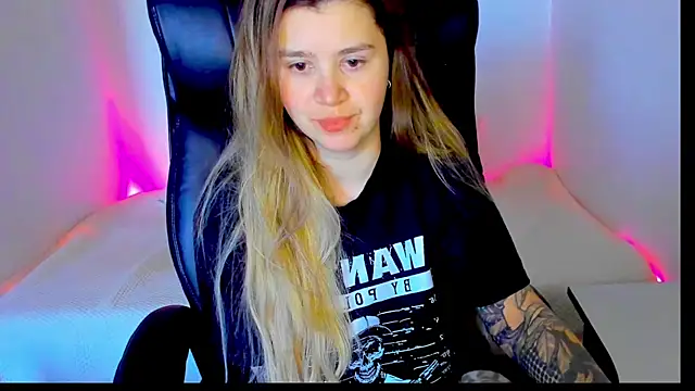 Snapshot of Natali_Secret chatting on 05-03-26, 01:28 Natali Secret online show from 05-03-26, 01:28