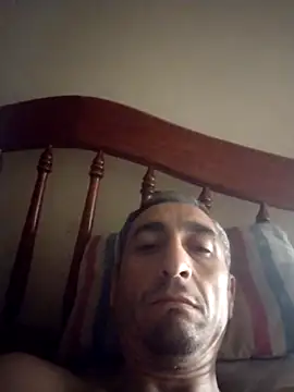 Snapshot of Alejandro83bsf chatting on 04-28-26, 10:04 Alejandro83bsf online show from 04-28-26, 10:04