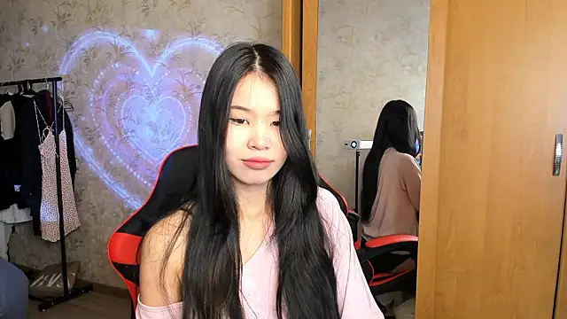 Snapshot of Akiba_cute chatting on 05-14-26, 12:34 Akiba cute online show from 05-14-26, 12:34