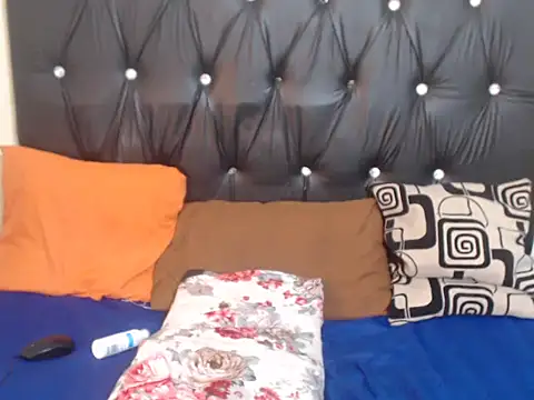 QueensBettyX96 online show from 05-06-26, 12:43