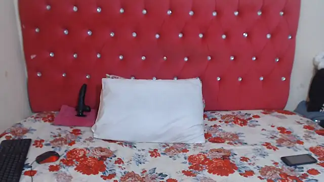 QueensBettyX96 online show from 06-16-26, 12:19