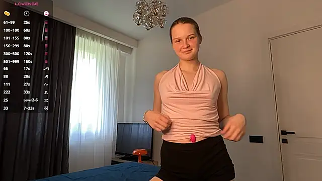 LongChillGerl online show from 07-20-26, 05:55