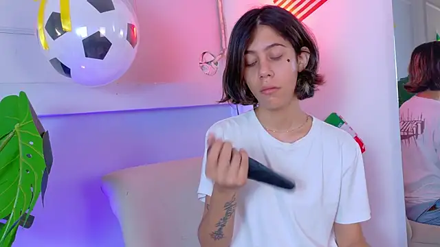 ZoeyPetit online show from 07-12-26, 02:30