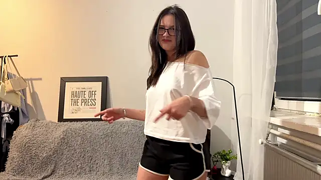 twilighttease online show from 04-27-26, 09:35