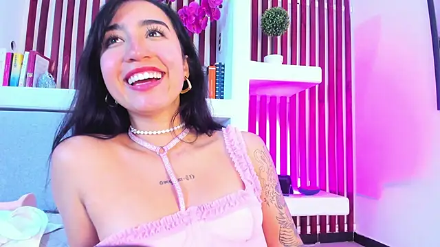 AshleyGross  online show from 05-19-26, 01:56