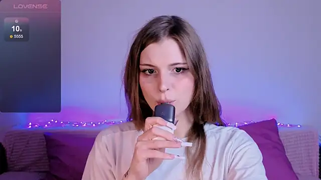 LouiseKane online show from 07-26-26, 05:20