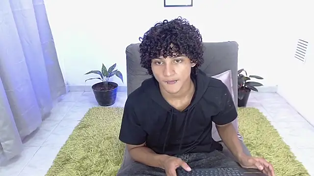hades derox  online show from 06-12-26, 12:20