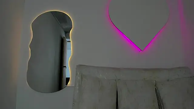 LiaCampbell  online show from 07-17-26, 08:24