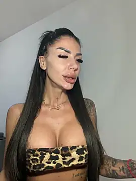 RaquelleXO online show from 05-27-26, 06:38