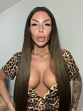 RaquelleXO online show from 06-12-26, 09:30