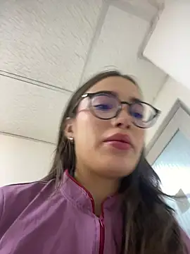 Snapshot of Sweet_Milaa1 chatting on 05-05-26, 07:00 Sweet Milaa1 online show from 05-05-26, 07:00