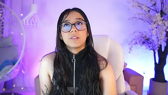 VioletJoness  online show from 07-30-26, 11:42