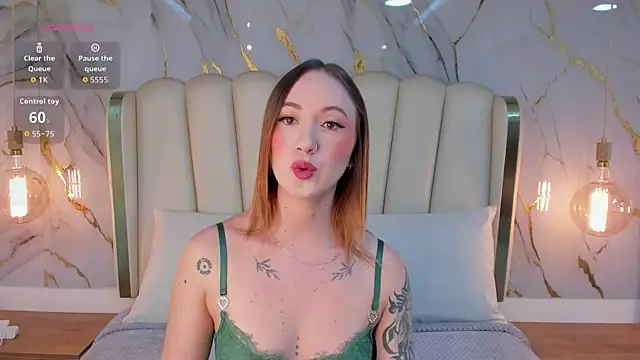 Hannah Lane online show from 07-25-26, 12:36