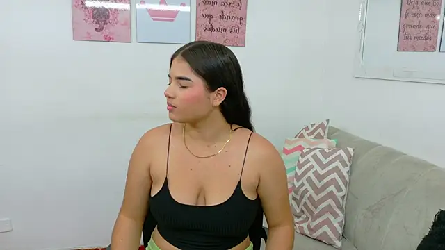 Snapshot of Mulan_rousse chatting on 05-20-26, 01:28 Mulan rousse online show from 05-20-26, 01:28