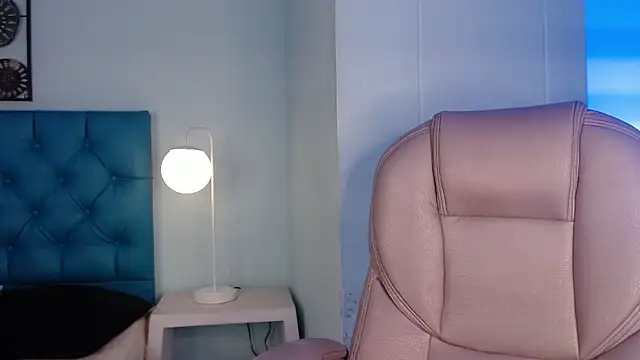Lilyred  online show from 07-11-26, 03:31