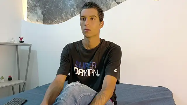 Snapshot of cameronsilverman chatting on 06-11-26, 07:23 cameronsilverman online show from 06-11-26, 07:23