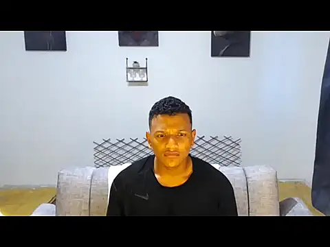 Snapshot of Ian_Arcia chatting on 06-10-26, 10:30 Ian Arcia online show from 06-10-26, 10:30