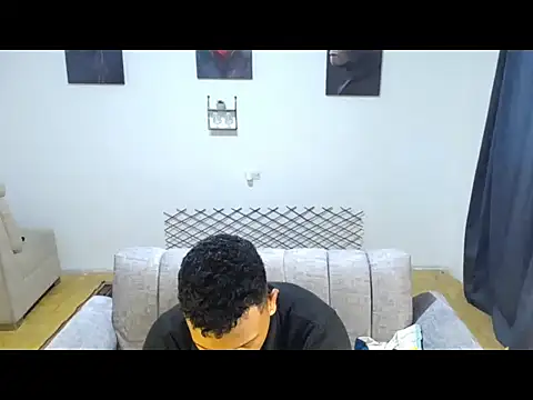 Snapshot of Ian_Arcia chatting on 06-11-26, 10:52 Ian Arcia online show from 06-11-26, 10:52