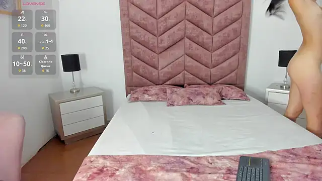 Snapshot of CoralRuiz chatting on 05-24-26, 08:14 CoralRuiz online show from 05-24-26, 08:14