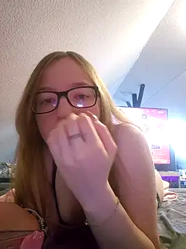 Freaky-Doll online show from 05-24-26, 06:24