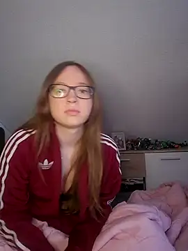 Freaky-Doll online show from 06-15-26, 06:10