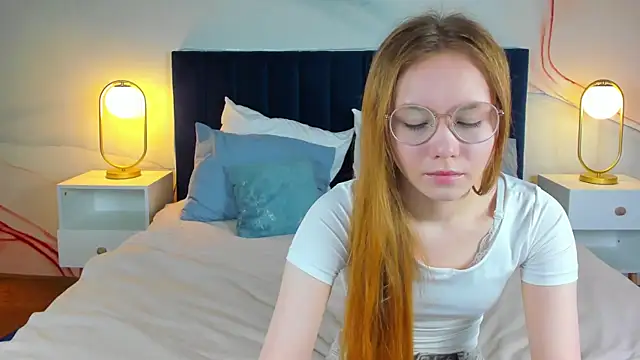 FloraLarsson online show from 06-04-26, 03:12