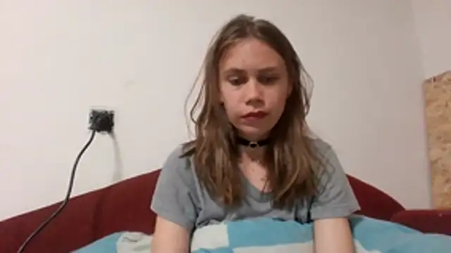 Snapshot of Lisahoppii chatting on 05-10-26, 05:18 Lisahoppii online show from 05-10-26, 05:18