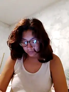 Snapshot of Grace_Moon04 chatting on 06-16-26, 08:33 Grace Moon04 online show from 06-16-26, 08:33