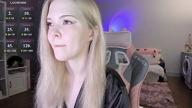 Snapshot of fairy_cassie chatting on 05-08-26, 10:37 fairy cassie online show from 05-08-26, 10:37