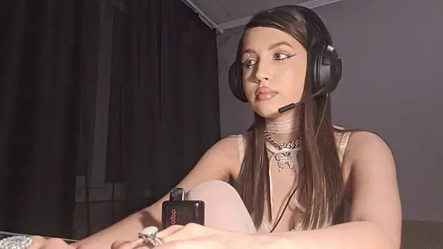 Katrinethequeen online show from 04-30-26, 08:57