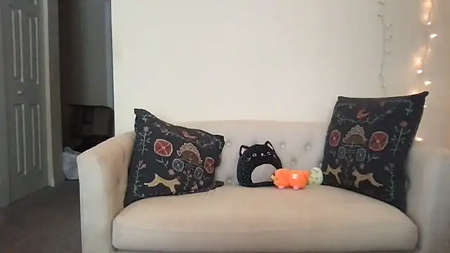 kittycat4810 online show from 06-17-26, 03:24
