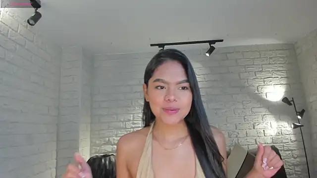 Snapshot of SaphiraJames chatting on 05-24-26, 10:59 SaphiraJames online show from 05-24-26, 10:59