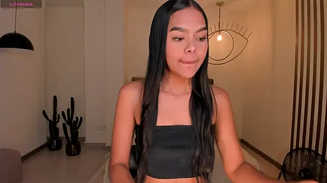 Snapshot of SaphiraJames chatting on 07-02-26, 03:23 SaphiraJames online show from 07-02-26, 03:23