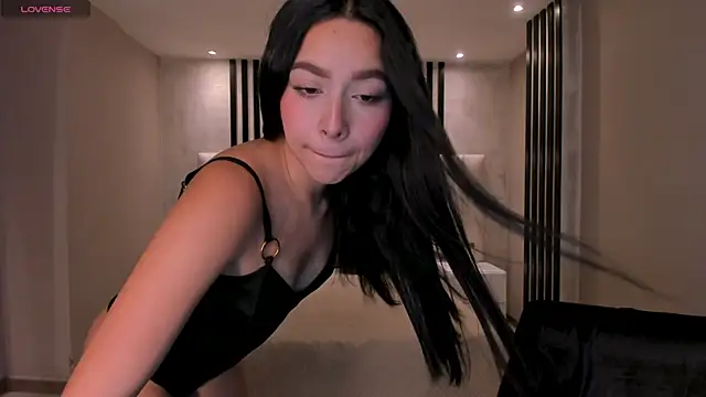 SophieKiss1 online show from 05-23-26, 07:40