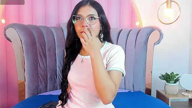 Snapshot of babe_vennus chatting on 05-23-26, 01:26 babe vennus online show from 05-23-26, 01:26