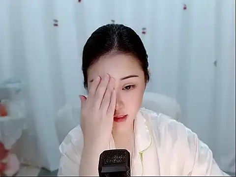 Amy-cnbaby online show from 05-18-26, 04:07