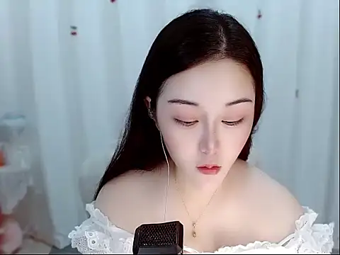 Amy-cnbaby online show from 05-25-26, 01:22