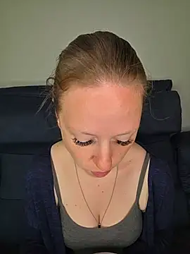 SweetGermanAlina online show from 06-18-26, 10:19