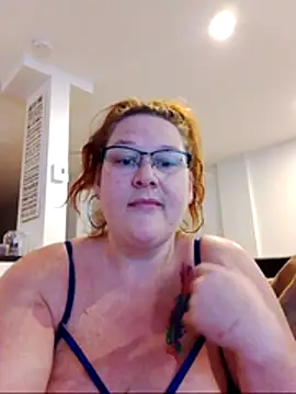 petitelionne1 online show from 05-24-26, 09:53