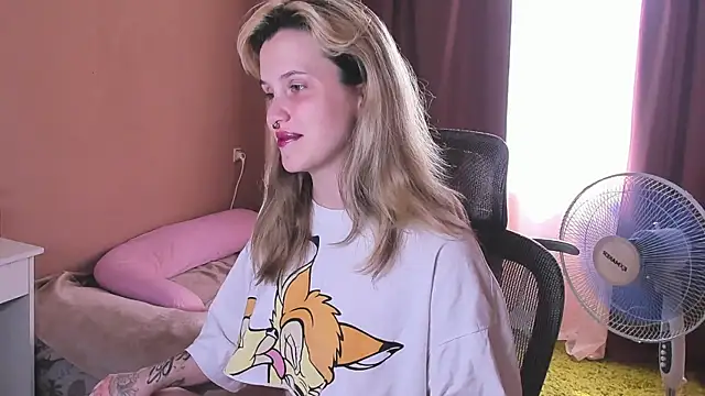 Snapshot of hellfirekiss chatting on 07-21-26, 03:31 hellfirekiss online show from 07-21-26, 03:31