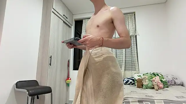 Snapshot of _peachyboy chatting on 06-26-26, 03:33 peachyboy online show from 06-26-26, 03:33