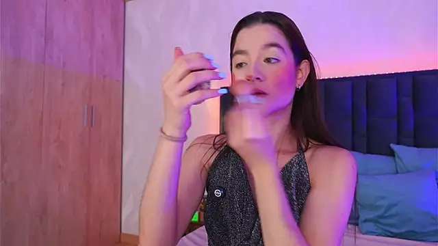LucyFlame online show from 06-19-26, 04:06