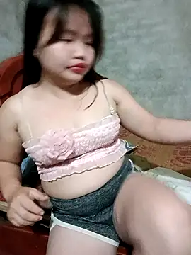Snapshot of Lily_Henry chatting on 05-11-26, 12:44 Lily Henry online show from 05-11-26, 12:44