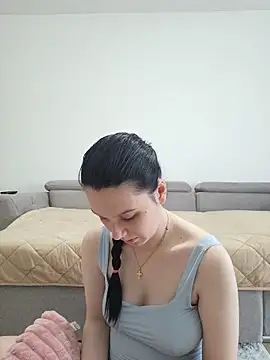 EMILLYREED11 online show from 05-18-26, 05:19